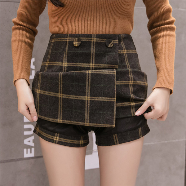 Нов модел дамска пола с копчета в жълт и червен цвят