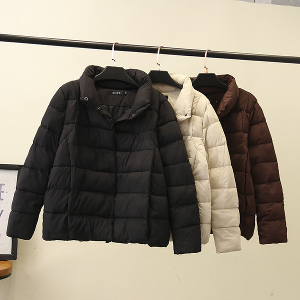 Ежедневно дамско зимно яке с висока яка и джобове в три цвята 