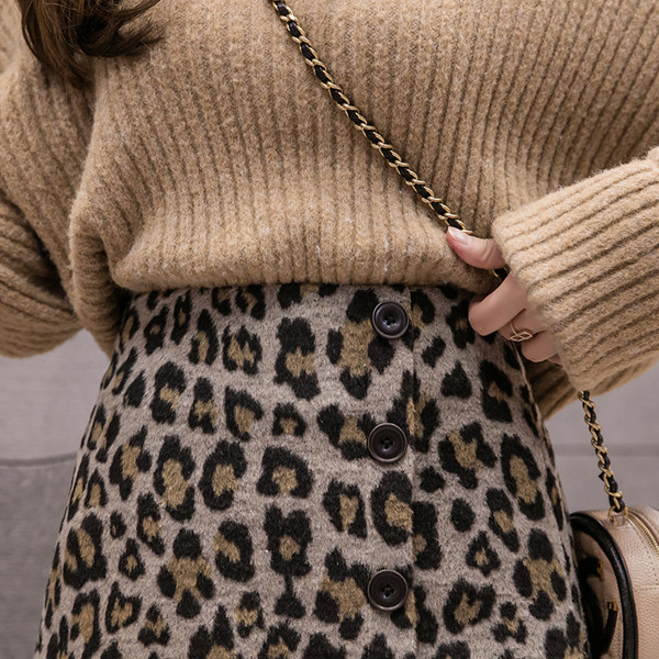 Нов модел дамска пола с животински десен в син и кафяв цвят