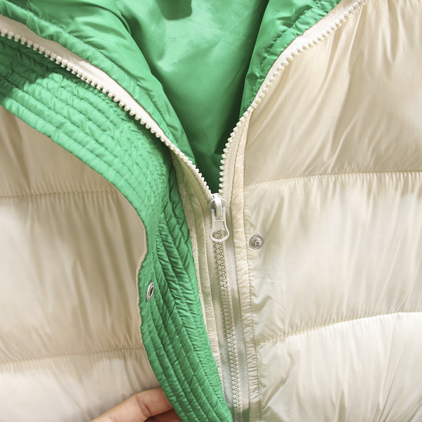 Ежедневно дамско зимно дълго яке с джобове и висока яка е бежов и черен цвят 