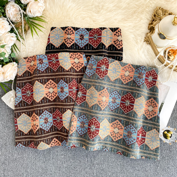 Модерна дамска пола  с висока талия в три цвята