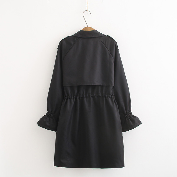 Ежедневно дамско дълго зимно яке с дълъг ръкав и връзки в черен цвят 