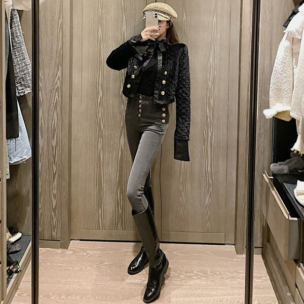 Дълги вталени дънки в сив цвят с копчета