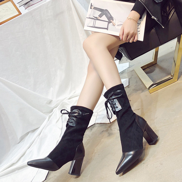 Дамски боти заострен модел в два цвята и връзки