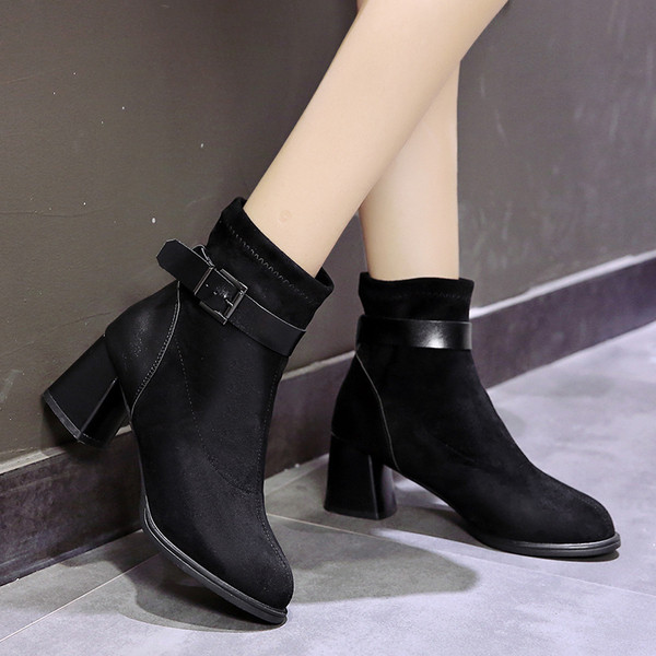 Модерни дамски боти от еко велур с дебел ток в черен цвят