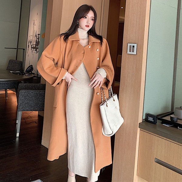 Дълго елегантно палто с перлени копчета в зелен и оранжев цвят