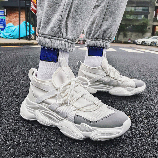 Мъжки маратонки в черен и бял цвят с връзки