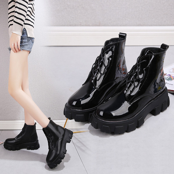 Модерни дамски боти с дебела подметка и връзки в два модела 