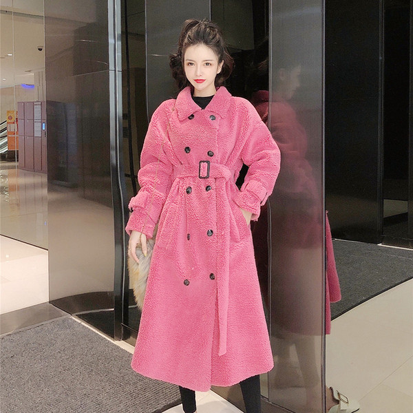 Нов модел дамско дълго палто с колан в розов цвят