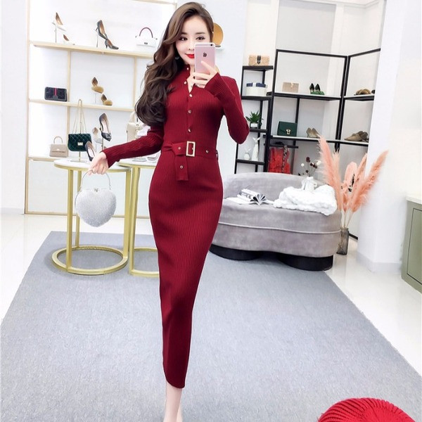 Дълга вталена рокля с колан и копчета в черен,червен и бял цвят