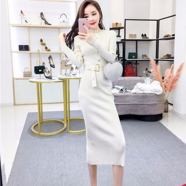 Дълга вталена рокля с колан и копчета в черен,червен и бял цвят