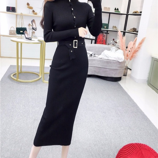 Дълга вталена рокля с колан и копчета в черен,червен и бял цвят