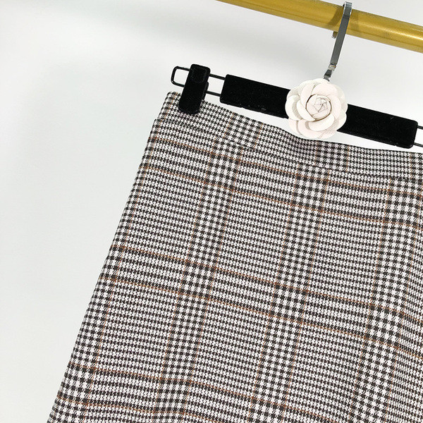 Дълга карирана  разкроена пола с висока талия