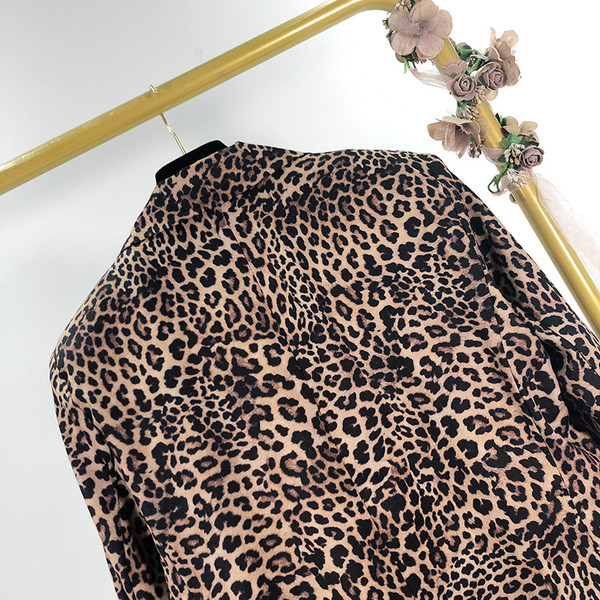 Дамско модерно сако с животински принт