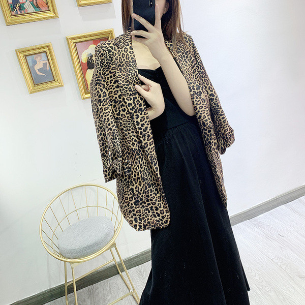 Дамско модерно сако с животински принт
