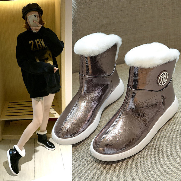 Модерни дамски боти с лъскав ефект и мека подплата в сребрист и черен цвят 