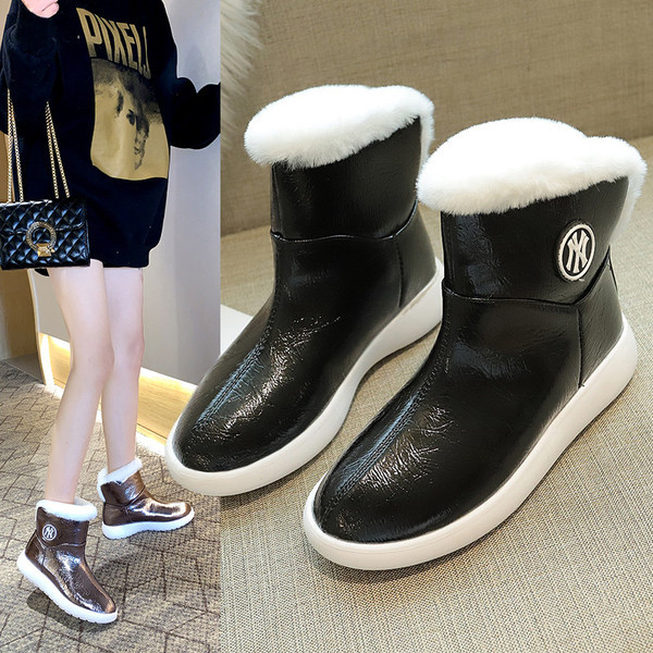 Модерни дамски боти с лъскав ефект и мека подплата в сребрист и черен цвят 