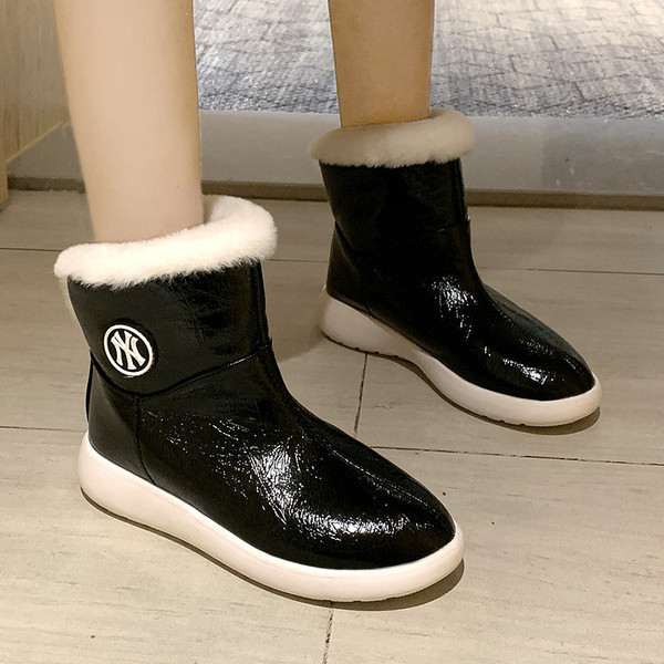 Модерни дамски боти с лъскав ефект и мека подплата в сребрист и черен цвят 