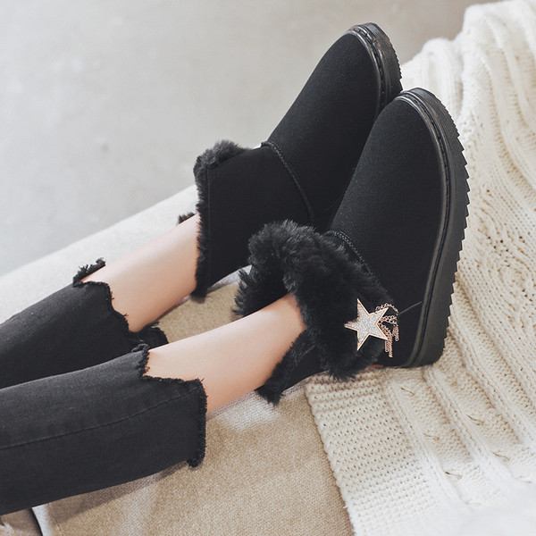 Модерни дамски боти с мека подплата и равна подметка в три цвята 