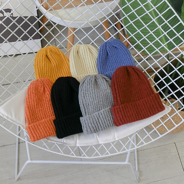 Нов модел ежедневна детска шапка в няколко цвята за момчета
