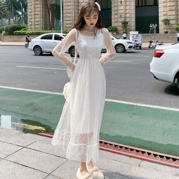 Дамска модерна рокля с тюл в черен и бял цвят