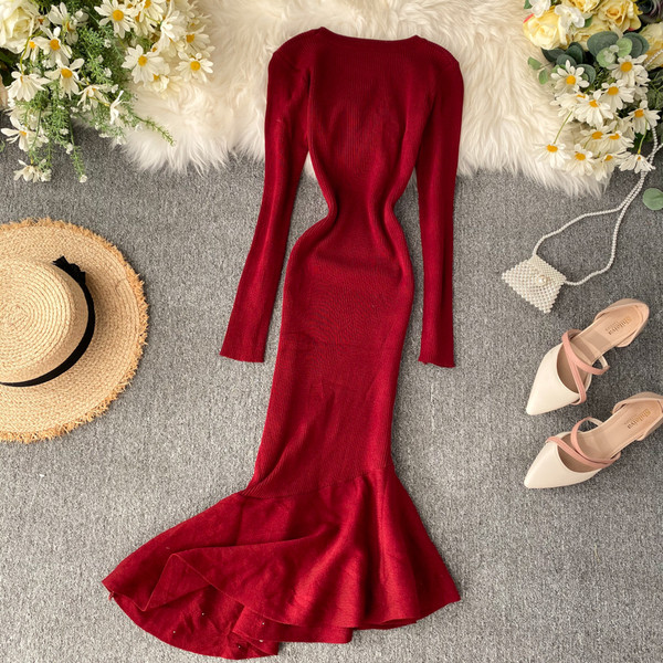 Модерна дамска рокля с елемент перли в няколко цвята