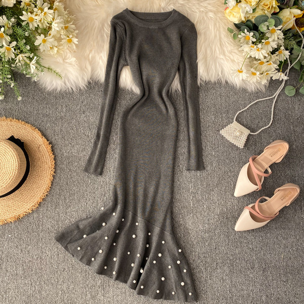 Модерна дамска рокля с елемент перли в няколко цвята