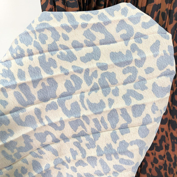 Дълга плисирана пола с ластична талия и животински принт