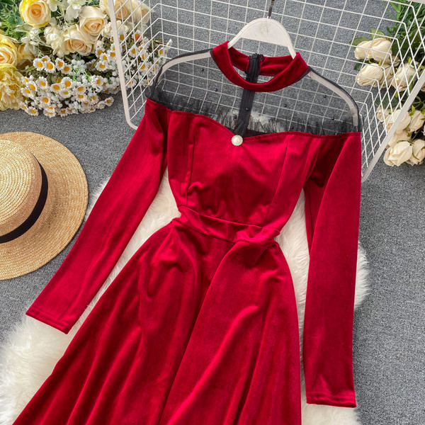 Модерна дамска  рокля от кадифе в черен и червен цвят