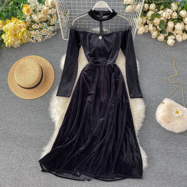 Модерна дамска  рокля от кадифе в черен и червен цвят