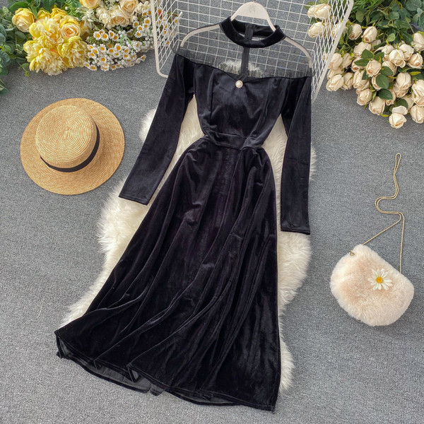 Модерна дамска  рокля от кадифе в черен и червен цвят