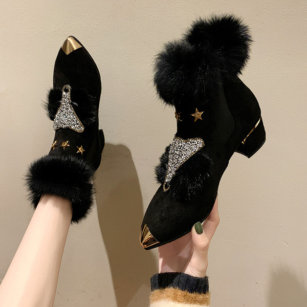 Дамски зимни боти заострен модел с метален елемент в няколко цвята 