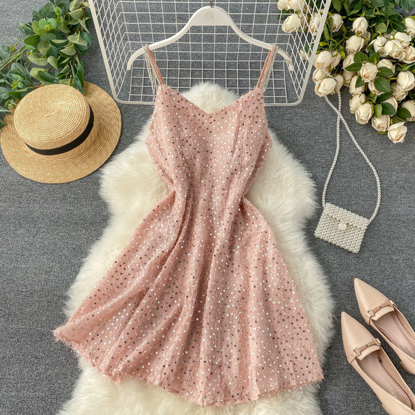 Модерна дамска рокля с пайети и тънки презрамки в три цвята