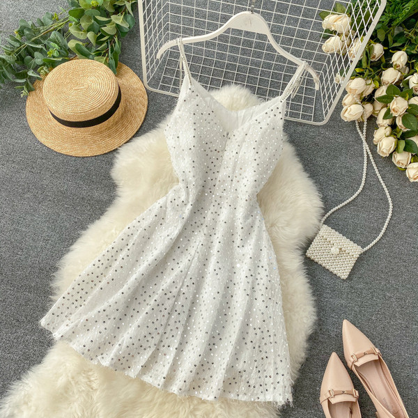 Модерна дамска рокля с пайети и тънки презрамки в три цвята