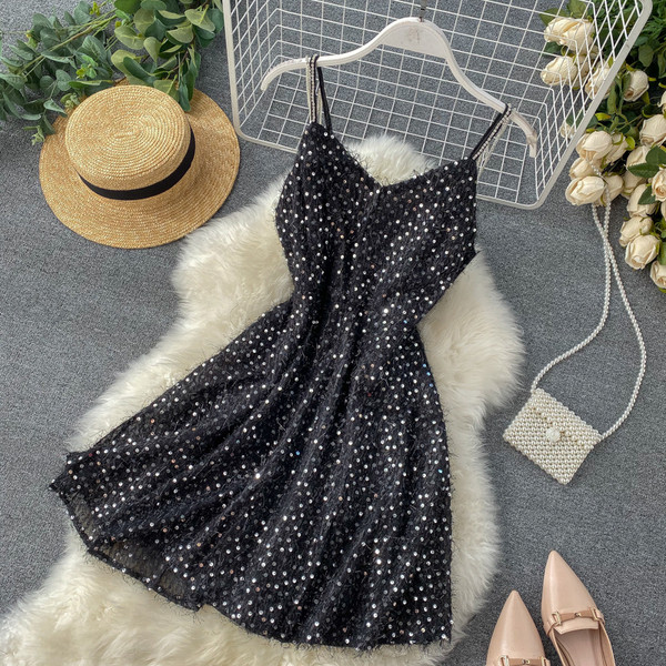 Модерна дамска рокля с пайети и тънки презрамки в три цвята