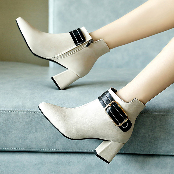 Стилни дамски  боти с дебел ток в черен и бял цвят