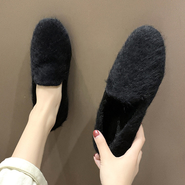 Дамски ежедневни обувки с пух и метален елемент в два цвята-два модела