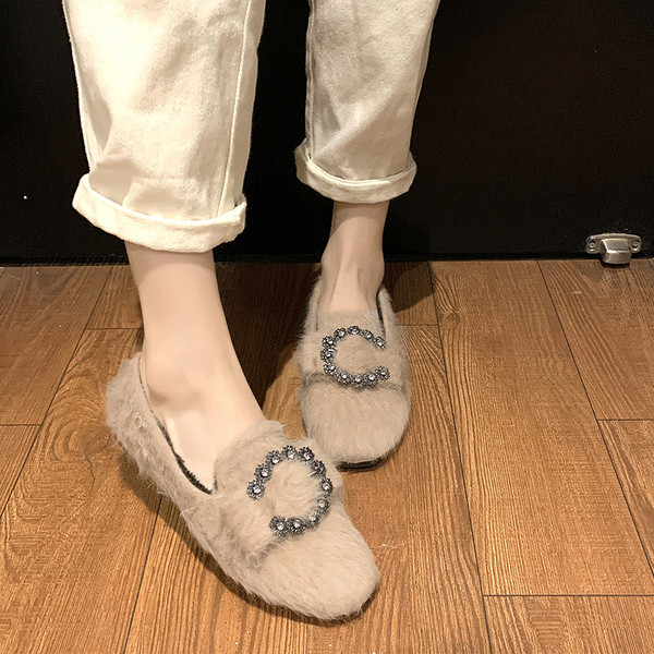 Дамски ежедневни обувки с пух и метален елемент в два цвята-два модела