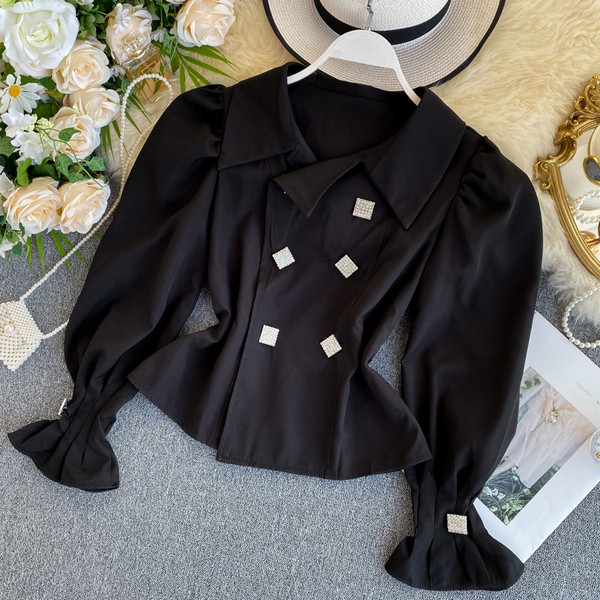 Дамска стилна риза с яка и копчета в бял и черен цвят