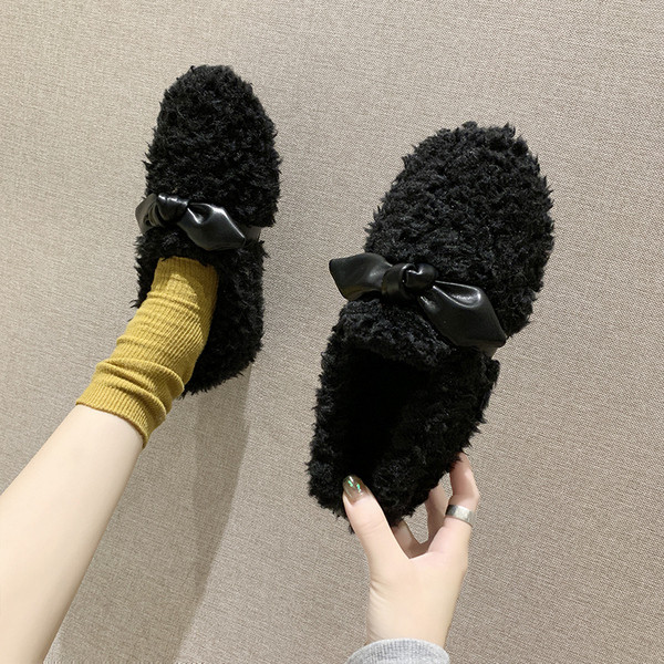 Дамски пантофи с пух  и равна подметка в няколко цвята 