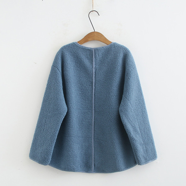 Модерно дамско палто с джобове и О-образно деколте в три цвята 