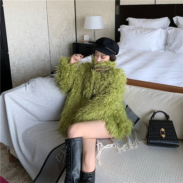 Palton modern scurt de puf de culoare verde