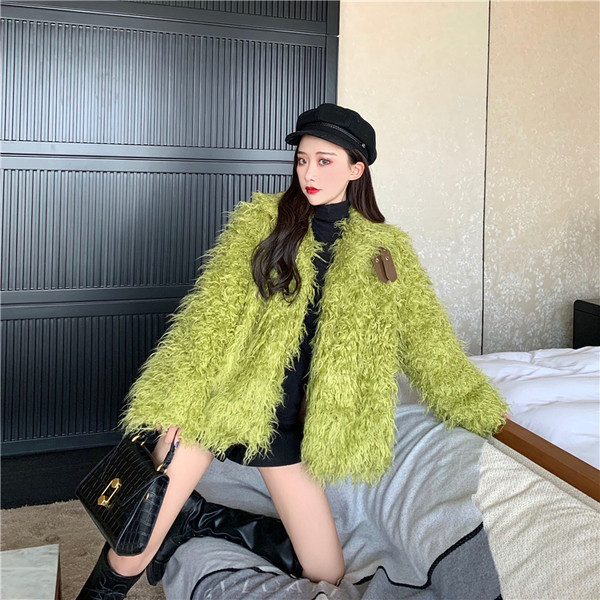 Palton modern scurt de puf de culoare verde