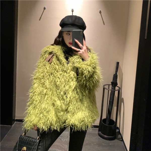 Palton modern scurt de puf de culoare verde