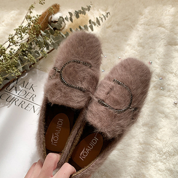 Pantofi moderni de dama cu talpa plate si element metalic