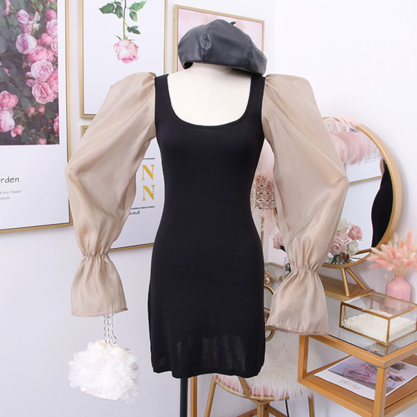 Rochie scurtă de damă modernă cu mâneci din tul în bej și visiniu