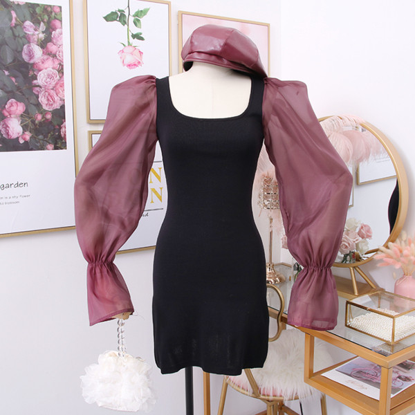 Rochie scurtă de damă modernă cu mâneci din tul în bej și visiniu