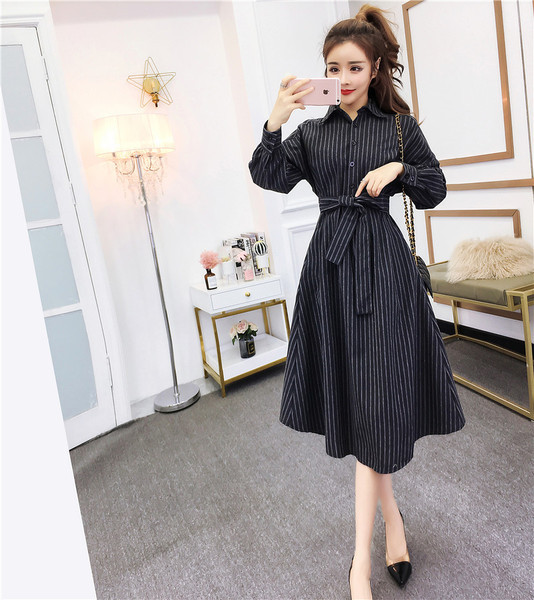 Rochie lungă în dungi, cu centură și nasturi