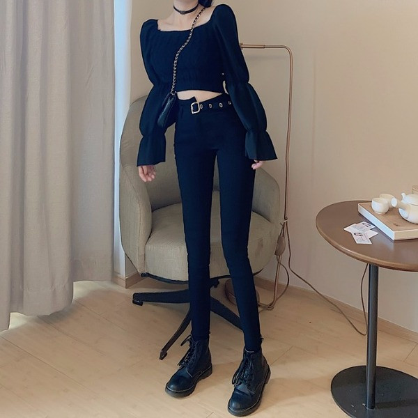 Blugi lungi, cu închidere asimetrică și curea