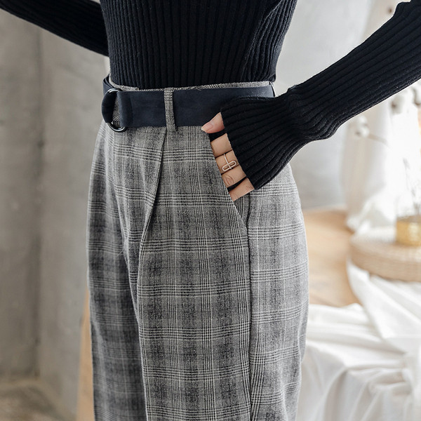 Model nou de pantaloni dama in carouri cu talie inalta si curea